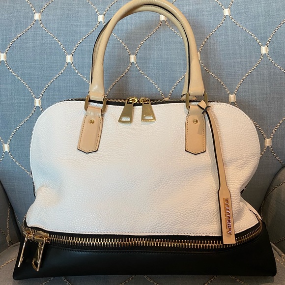 A.Bellucci Handbags - 🎉HP🎉  LIKE NEW A.Bellucci genuine Italian tri-color pebble leather handbag